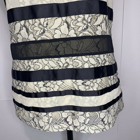 Ann Taylor Loft Knit Top Petite Small Sleeveless Scoop Neck Lace Front EUC - Picture 3 of 6